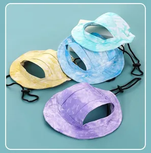 Bunte Batik-Haustier-Sonnenhüte mit Ohrlöchern, süßer Sonnenschutz für Hunde und Katzen draußen.