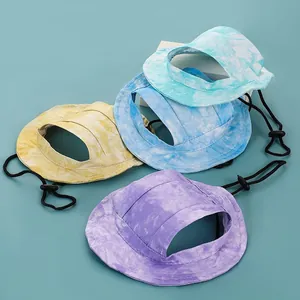 Bunte Haustier Sonnenhut mit Ohrlöchern und verstellbarer Kordel für Hunde Katzen im Freien.