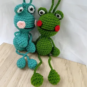 Colgantes de rana hechos a mano a ganchillo para llaveros y decoración de bolsos