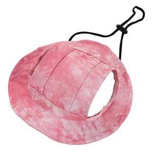 Rosa Batik Haustier Sonnenhut mit Ohrlöchern und verstellbarem Riemen für Hunde Katzen.
