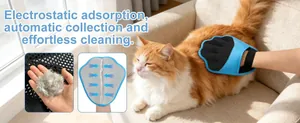 Détail du gant électrostatique de toilettage pour animaux, collecte efficace des poils de chat.