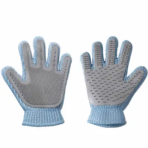 Guanti blu per la toelettatura dei gatti con setole in silicone per rimuovere peli