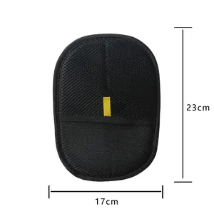Black pet grooming and hair removal glove for cat and dog deshedding, size 23x17cm