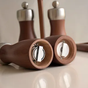 Manual wooden salt and pepper grinder set with ceramic and carbon steel grinding cores