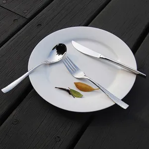 Hammered design 304 stainless steel cutlery set featuring steak knife fork and spoon