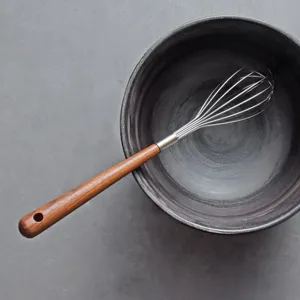 Frusta in acciaio inox 304 con manico in palissandro per dolci e cucina professionale