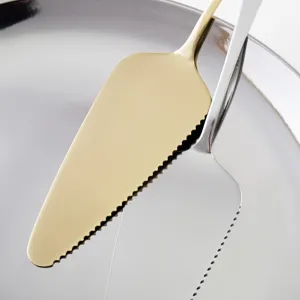 Nordic stainless steel cake server with serrated edge for baking and pizza serving