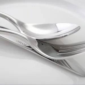 Set de couverts en acier inoxydable poli miroir avec logo JOMU gravé