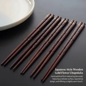 6 Sets handgefertigte japanische Holzessstäbchen mit Goldblumen und spitzer Spitze