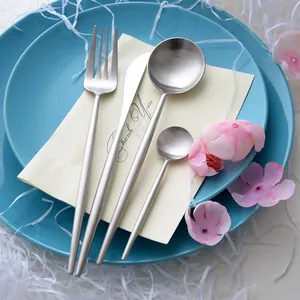 Matte silver 304 stainless steel cutlery set with modern round handle design