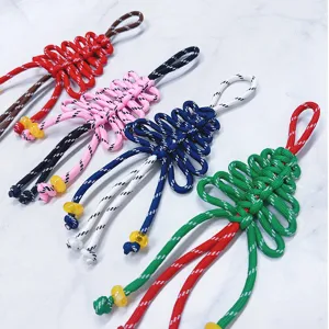 Set di ciondoli a forma di albero di Natale tessuti a mano in colori vivaci per borse e chiavi