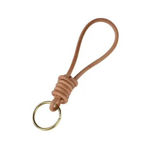 Portachiavi minimalista in vera pelle fatto a mano con anello in metallo dorato vintage