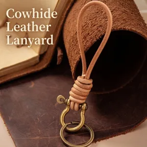 Western Hand-Woven Cowhide Leather Keychain Alloy Horseshoe Buckle D-Ring Car Lanyard For Men Women Vintage Keychain Gift