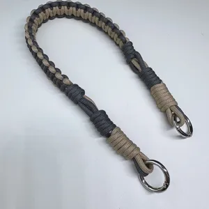 Tracolla in paracord intrecciato a mano con anelli in metallo per modifica borse
