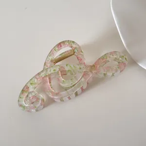 Elegante pinza para el cabello con nota musical y un delicado estampado de flores de rosas