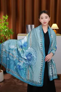 Elegante blauwe zijden sjaal in Chinese stijl met drakenschubben en bloemmotieven