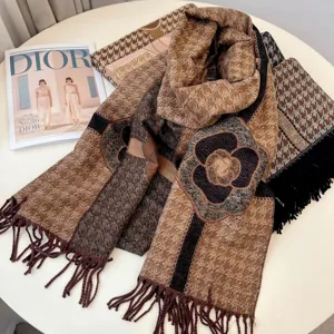 Elegante Sciarpa Pied De Poule Camelia Per Donna Inverno Caldo Imitazione Cashmere Sciarpa Con Nappine Stile Coreano Vintage