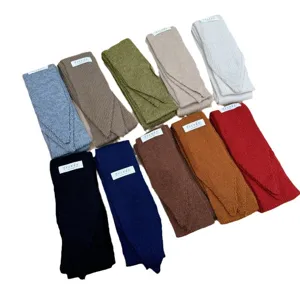 Colección de calentadores de cuello estrechos de punto liso en varios colores vivos