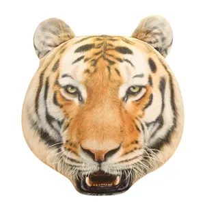 Cojín de peluche realista con cabeza de tigre impresa en 3D para decorar el sofá.