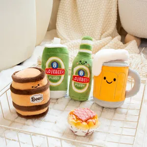 Süßes Plüschtier-Set zum Thema Bier mit Flasche Krug und Fass-Designs