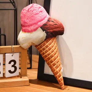 Cuscino in peluche creativo a forma di cono gelato a tre gusti, ideale per camerette