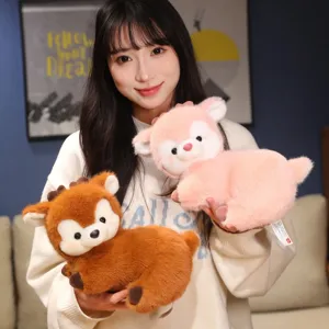 Due simpatici peluche di cervo sdraiato in rosa e marrone, morbidi animali per bambini