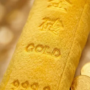 Oreiller en peluche lingot d'or créatif jouet doux pour décoration unique maison