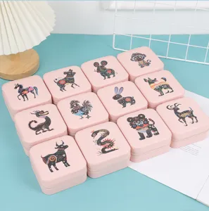 Collezione di portagioie quadrati rosa con 12 motivi unici dello zodiaco cinese