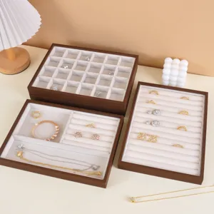 Juego de tres bandejas organizadoras de joyas de madera de nogal para collares y anillos