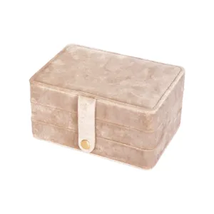 Boîte à bijoux élégante en velours beige avec bouton pression doré pour bagues et boucles d'oreilles