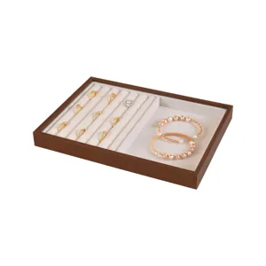 Bandeja para joyas de madera de nogal con ranuras para anillos y forro de terciopelo