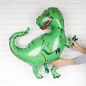 Detailaufnahme eines großen grünen T-Rex Dinosaurier Folienballons für die Partydekoration.