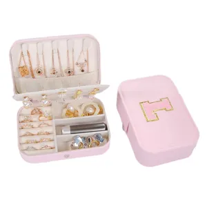 Portagioie portatile in pelle PVC rosa con lettera L ricamata e doppio strato