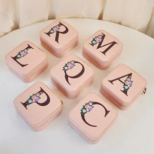 Boîtes à bijoux portables en cuir PU rose avec initiales florales élégantes et miroir