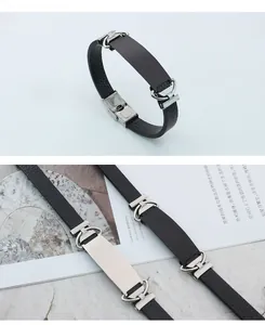 Detaillierte Makroansicht eines Lederarmbands mit personalisierter gravierbarer Edelstahlplatte