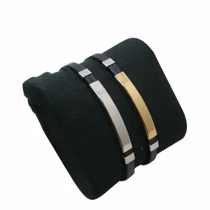 Personalisierte Leder- und Silikonarmbänder mit gravierbaren Gold- und Silberleisten