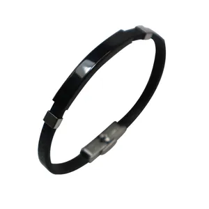 Minimalistisches schwarzes Silikon- und Lederarmband mit gravierbarer Edelstahl-ID-Bar.