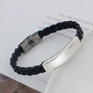 Elegantes geflochtenes schwarzes Lederarmband mit einer polierten Edelstahlplatte