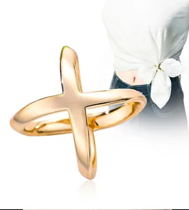 Minimalistische goldene Schalschnalle in X-Form für elegante Seidentücher und T-Shirts