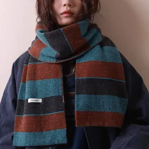 Sciarpa a righe in 100% pura lana di qualità superiore per la moda dell'inverno