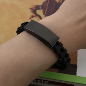 Schwarzes geflochtenes Lederarmband mit gravierbarer Edelstahlplatte für Damen und Herren