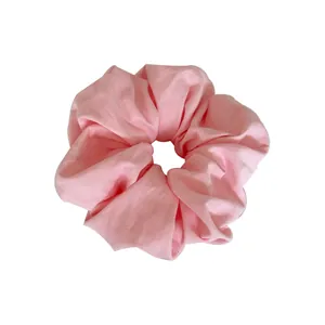 Chouchou géant rose premium style nuage pour la coiffure élégante et queues de cheval