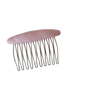 Pettine per capelli minimalista rivestito in tessuto rosa cipria per acconciature
