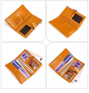 Detailansicht des Innenlebens einer Damen-Lederbrieftasche mit vielen Kartenfächern