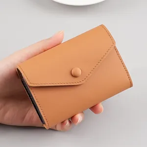 Kartenhalter aus echtem Leder in Hellbraun mit Ziehharmonika-Design und Knopfverschluss
