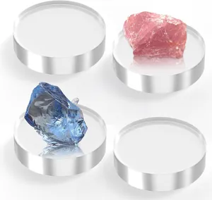 Gedetailleerd overzicht van heldere acryl cilinderbases voor mineralen en sieraden