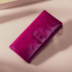 Lange magentafarbene RFID-Geldbörse aus echtem Leder mit glänzendem Öl-Wachs-Finish