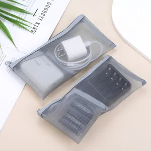 Draagbare grijze mesh organizer tas voor alle elektronische datakabels en opladers