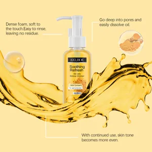 Detergente gel struccante alla curcuma EELHOE con texture liquida dorata lenitiva