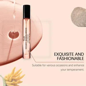 Κομψό άρωμα roll-on 9,5ml με ξυλώδες σανδαλόξυλο και διάφορα φυσικά αρωματικά στοιχεία